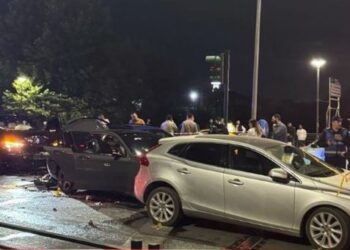 Aksident dhe sherr me leva hekuri pranë “Pallatit me Shigjeta”