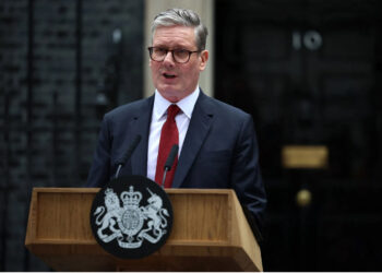 Starmer në Tiranë/ The Sun: Britania kërkon marrëveshje me Shqipërinë për emigrantët