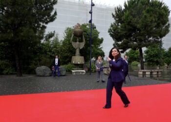 Osmani në Samitin e Tiranës: BE të heqë masat ndaj Kosovës