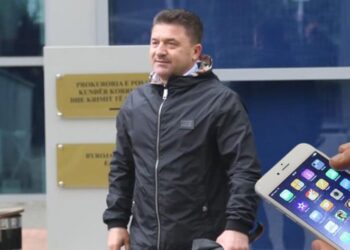 Dyshime për krim zgjedhor/ Sekuestrohet telefoni i Elvis Roshit, çfarë iu gjet