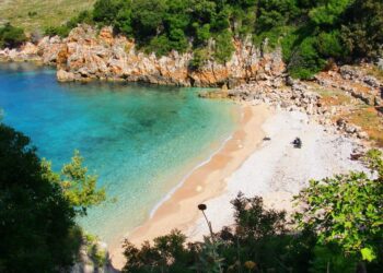 Shpëtohen dy turistë kanadezë në Karaburun