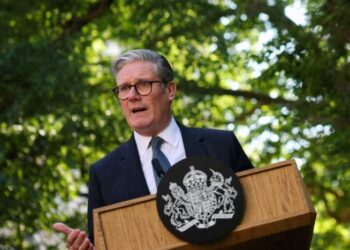 Britania pezullon bisedimet tregtare me Izraelin, arsyeja