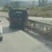 Aksident në autostradën Durrës-Tiranë, makina përplaset me trafik-ndarësen