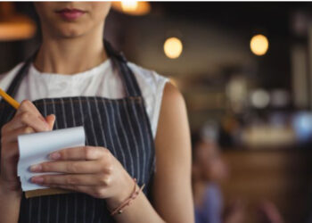 Shkolla nuk po vlen më, në bare paga e kameriereve arrin deri 200 mijë lekë/muaj