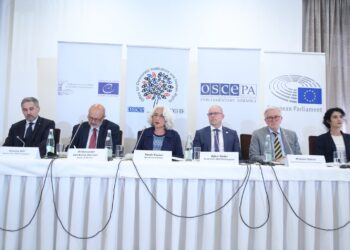 Incidentet ndaj gazetarëve shqetësojnë OSBE-në: Demokracia nis me një media të lirë