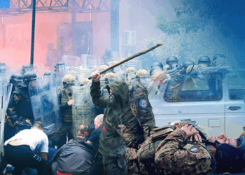 Sot dy vite nga protestat e dhunshme në Zveçan, u plagosën më shumë se 90 ushtarë të KFOR-it