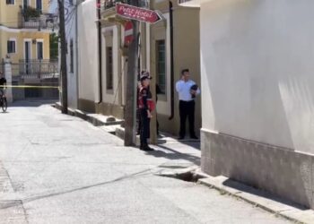 Krim brenda familjes në Shkodër, turisti vret gruan dhe më pas qëllon veten