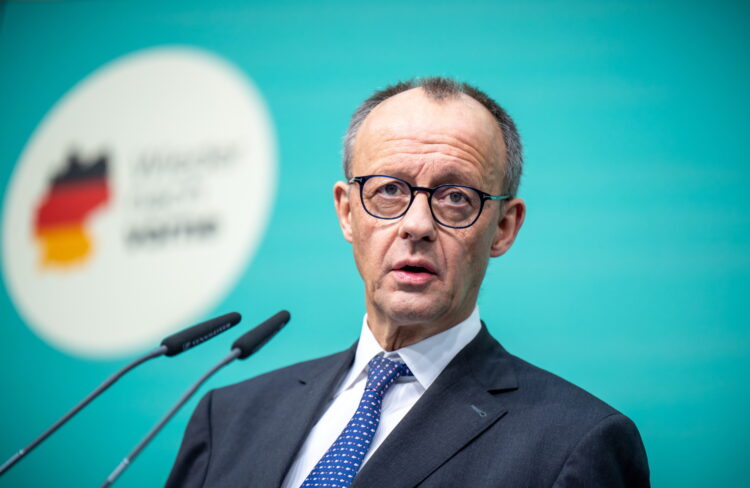 18.01.2025, Berlin: Friedrich Merz, CDU-Bundesvorsitzender und CDU/CSU Fraktionsvorsitzender im Bundestag, spricht bei der Pressekonferenz nach der CDU-Klausur mit Staats- und Regierungschefs der EVP. Die CDU ist Gastgeber des Treffens in der Parteizentrale in Berlin. Es geht um einen thematischen Arbeitsplan der EVP und um Entbürokratisierungs-Pläne auf europäischer Ebene. Foto: Michael Kappeler/dpa +++ dpa-Bildfunk +++