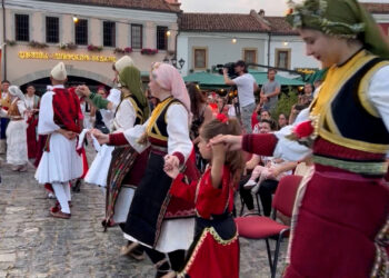 Korça feston “Shpirtin e Ballkanit”: Tradita, valle dhe tinguj nga 7 vende në një festival