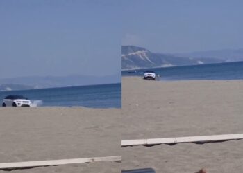 Manovra të rrezikshme në plazh, bllokohet mjeti në Velipojë