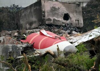 Kush janë 7 personat me fat që i shpëtuan tragjedisë së ‘Air India’, ja përse nuk hipën në avionin