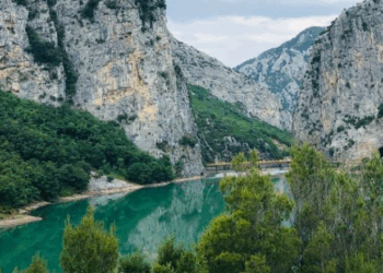 E rëndë/ Mbytet një 22-vjeçar në ujrat e lumit Mat pranë Shkopetit