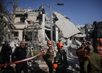 Sulmet izraelite në Iran, mbi 400 të vdekur dhe 650 të plagosur