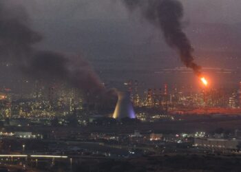 Konflikti Izrael-Iran trondit tregjet, çmimi i naftës në rritje të vazhdueshme