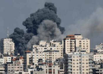 Shpërthime në Tel Aviv, Izraeli nën alarm! Trump kërkon evakuimin e Teheranit