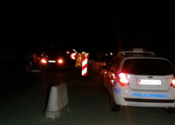 Aksident në Fier-Ballsh: 15-vjeçari humbet kontrollin e makinës, plagosen tre të mitur