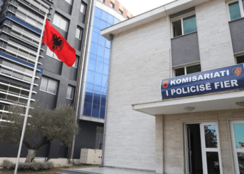 Goditi punonjësin e burgut të Fierit, arrestohet autori