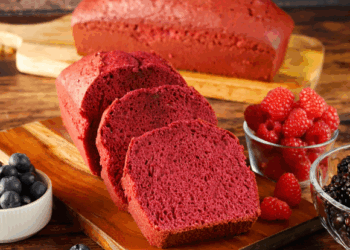 Skandal/ Pluhur ëmbëlsirash me pigment të rrezikshëm në tregun shqiptar, 835 kg janë shitur dhe konsumuar!