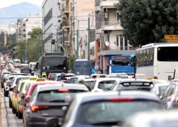 Rregulla të reja në rrugët greke/ Çfarë ndëshkimesh sjell Kodi i ri