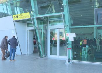 Kapen turqit me dokumente false në Rinas