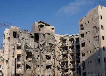 Valë sulmesh me raketa para se armëpushimi të hynte në fuqi: 7 të vrarë dhe 22 të plagosur