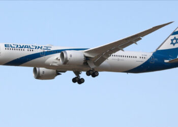 Izraeli rihap hapësirën ajrore dhe fillon fluturimet