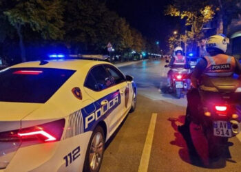 Shpërthim me lëndë plasëse në dritaren e një servisi motorësh në Vlorë