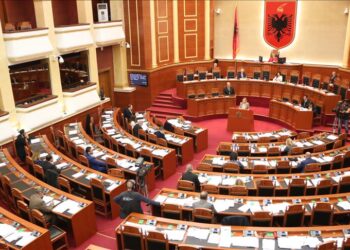 Sot seanca plenare në Kuvend, çfarë pritet të diskutohet