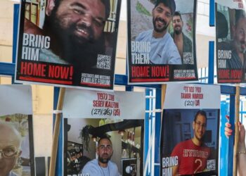 Të afërmit e pengjeve izraelite kërkojnë armëpushim në Gaza