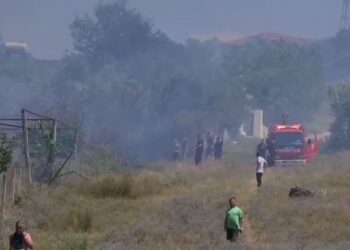 Shuhen zjarret në zonën naftëmbajtëse të Kuçovës