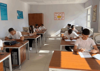 Minimatura, 28 mijë nxënës testohen sot në Gjuhën e Huaj