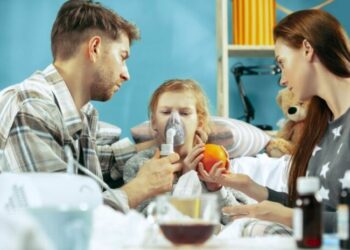 “Mos i neglizhoni simptomat”, pediatrja: Shtohen problemet respiratore te fëmijët me ardhjen e verës
