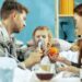 “Mos i neglizhoni simptomat”, pediatrja: Shtohen problemet respiratore te fëmijët me ardhjen e verës