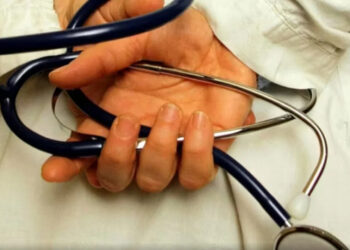 Hiqej si mjeku i Papës, në pranga 63-vjeçari pasi i zhvati paratë familjes me djalin autik