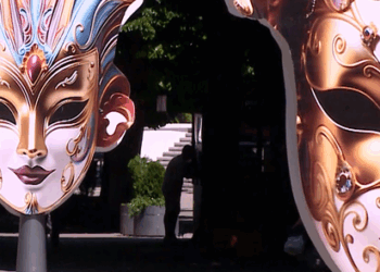 Nis atmosfera festive e sezonit veror në Korçë