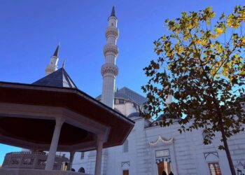 2 orë leje nga puna për faljen e namazit për besimtarët myslimanë