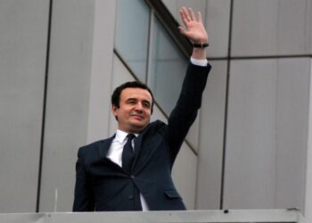 Kosova do të pranojë emigrantët e dëbuar nga SHBA/ Kurti konfirmon marrëveshjen