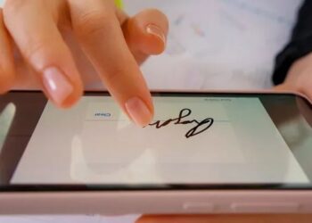 Nuk ka më firma “me dorë”, por a është Shqipëria gati për nënshkrimin elektronik?