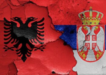 Shqipëri–Serbi, një ndeshje e minuar: kaos me biletat, përjashtim tifozësh dhe biznese të heshtura