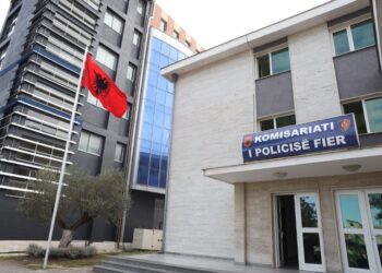 Tronditje në Fier: Abuzohet seksualisht një 13-vjeçare, në kërkim një 30-vjeçar dhe procedohen dy të mitur