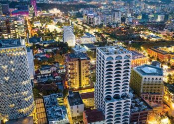 Rai 3 tregon të vërtetën që ne heshtim: Shqipëria e betonit, krimit dhe popullit që nuk ngrihet për askënd