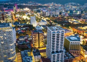 Euforia që u shua pa zë: Si po falimentojnë kullat e larta në Tiranë