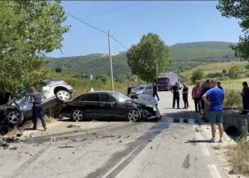 Aksident i rëndë në aksin Fushë Krujë-Thumanë, 1 viktimë dhe tre të plagosur