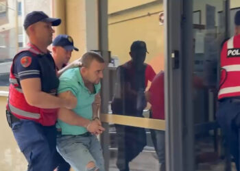 Abuzoi seksualisht me vajzën e tij të mitur, Gjykata e Fierit lë në burg 36-vjeçarin