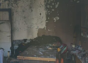 Tronditet Pogradeci: 52-vjeçarja gjendet e pajetë në banesën e djegur, dyshohet për vrasje