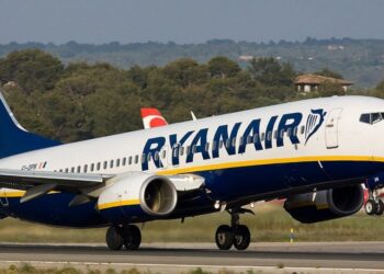 Ryanair shtyn fluturimin nga Rinas, udhëtarët të revoltuar
