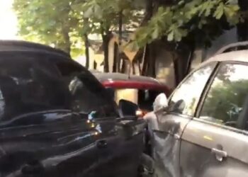 Përplasi 3 makina dje në Tiranë, identifikohet drejtuesi i “Audi Q8”