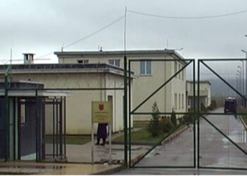 Shkarkime dhe hetime në burgun e sigurisë së lartë të Drenovës pas skandalit me bandën e Laert Haxhiut