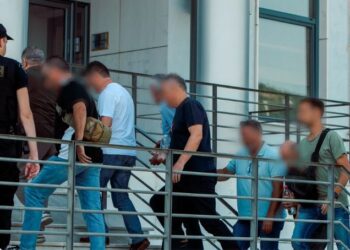 Zbardhen bisedat mes doganierëve të arrestuar në pikën kufitare të Qafë Botës