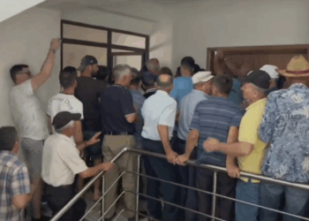 “Pa ujë nuk kemi jetë”/ Ndërtimi i HEC-it në Kurdari, banorët protestë në Bashkinë Klos